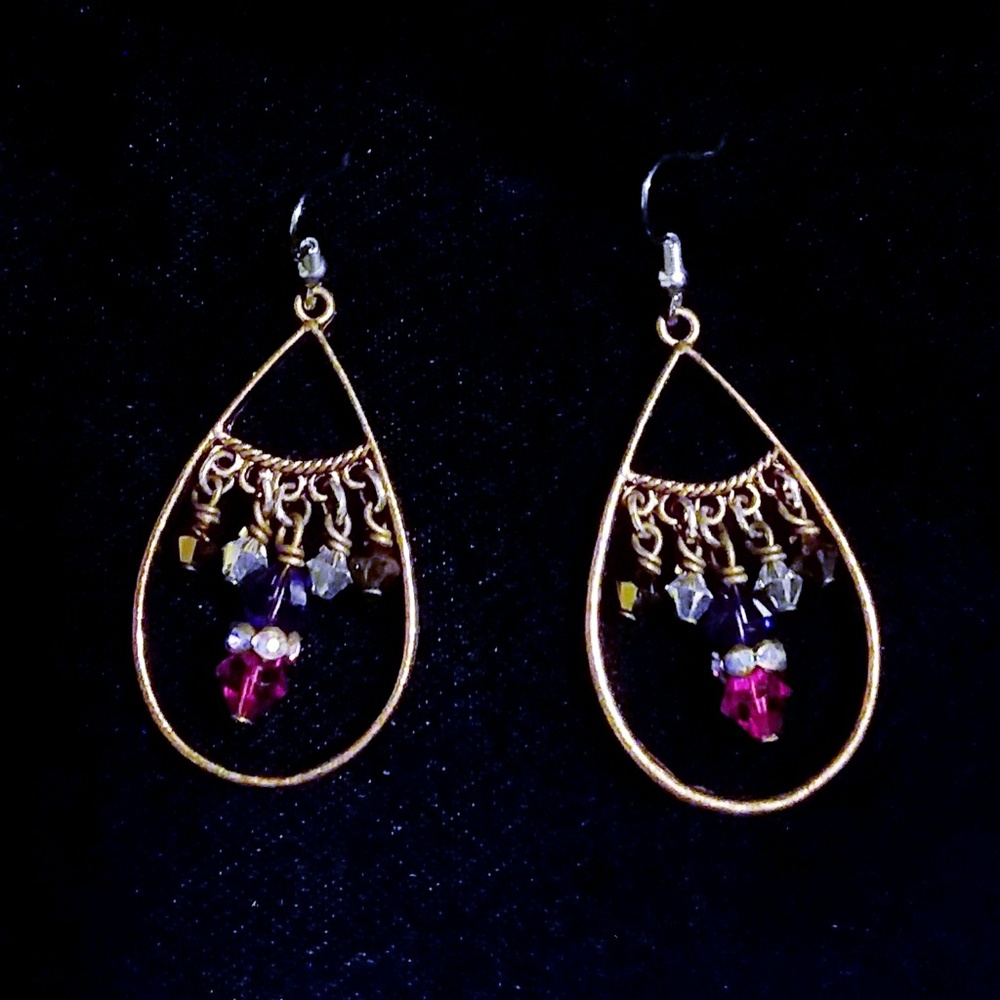 Pink And Purple Crystal Earrings💜 - Picture 2 of 4